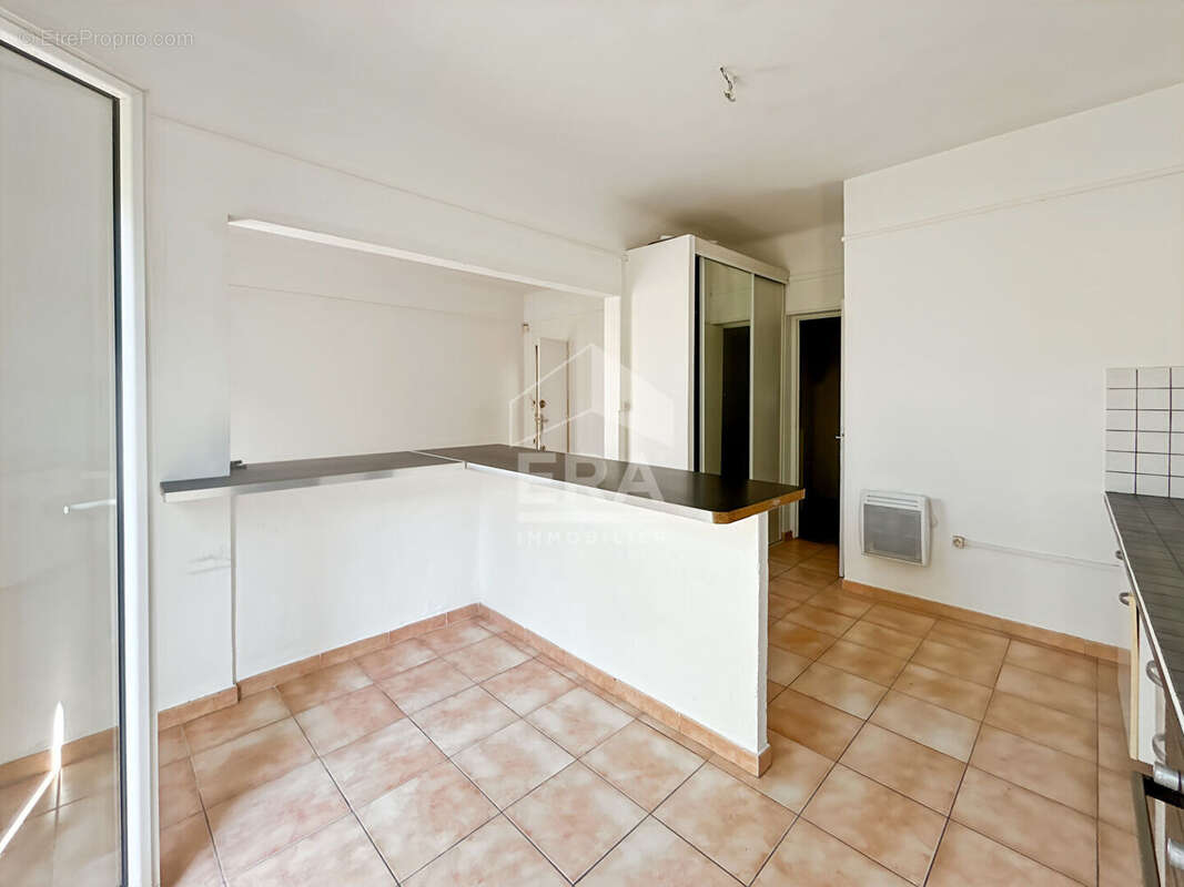 Appartement à MARSEILLE-7E
