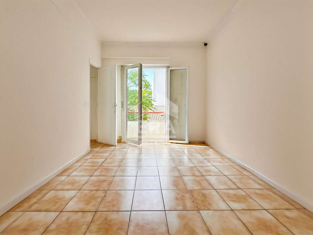 Appartement à MARSEILLE-7E
