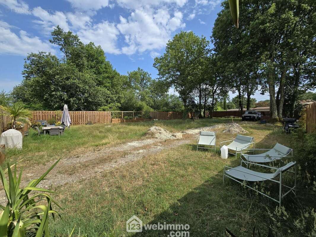 956 m² - Terrain à ARSAC