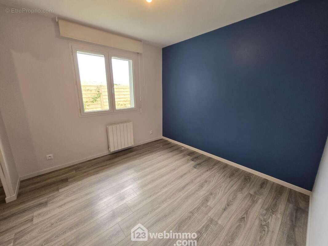 Première des trois chambres - Terrain à ARSAC