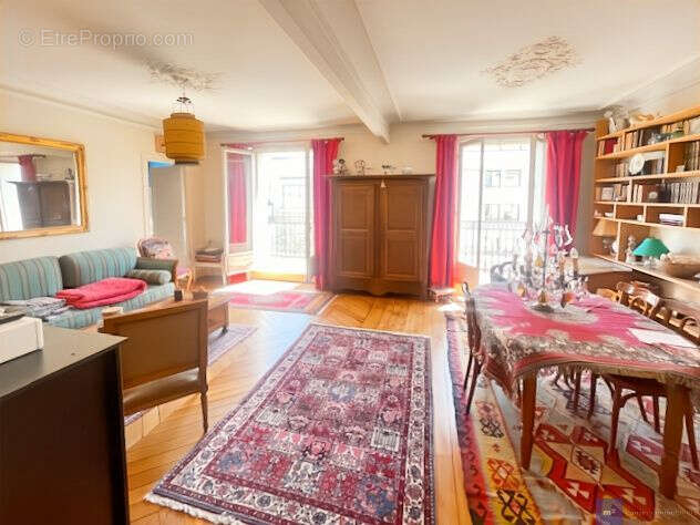 Appartement à PARIS-14E
