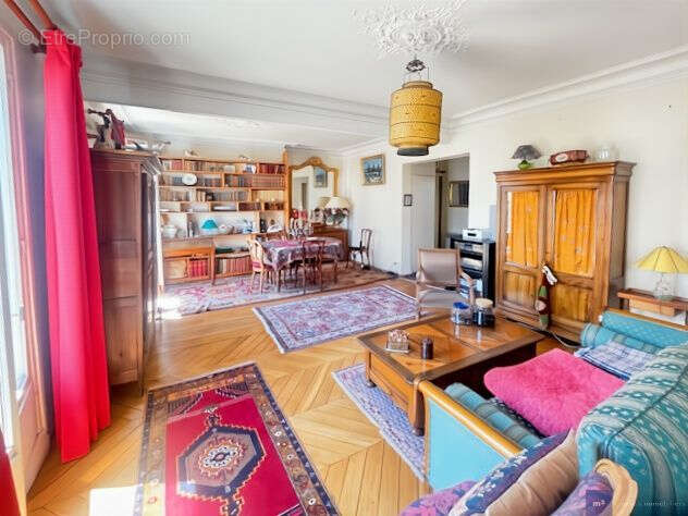 Appartement à PARIS-14E