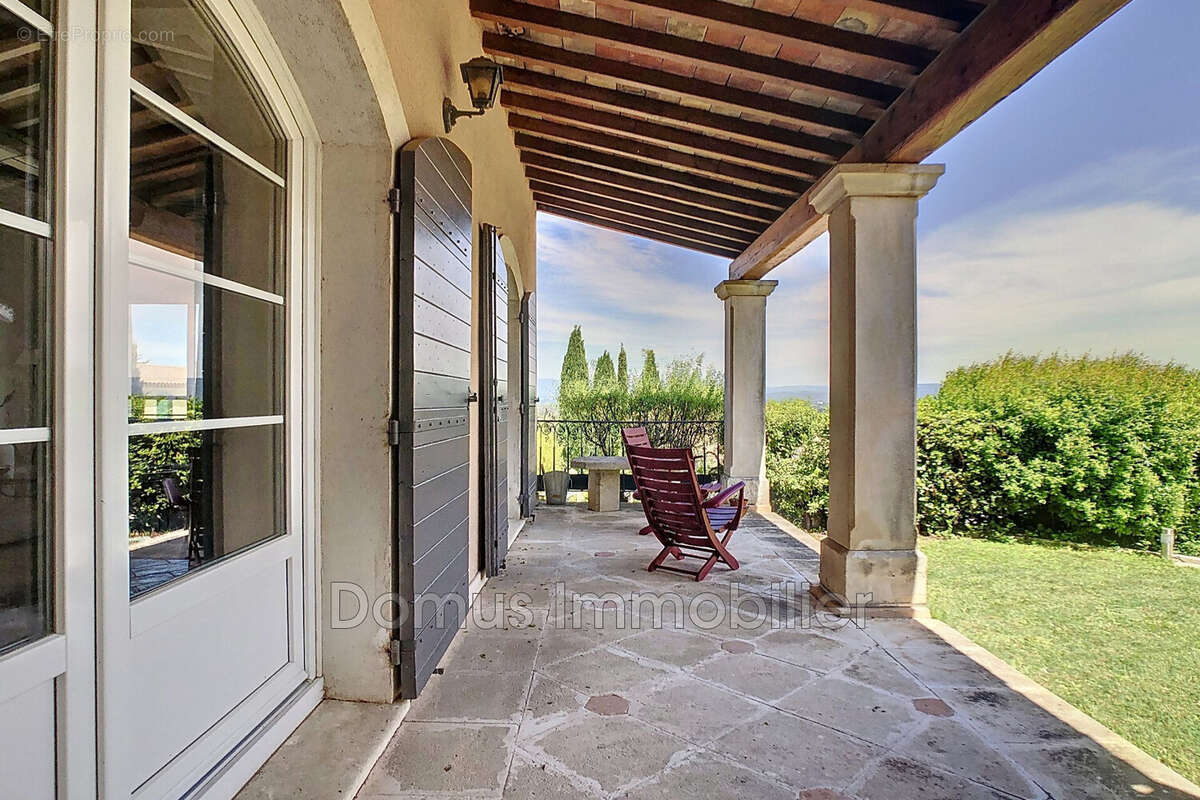 Maison à SAINT-SATURNIN-LES-AVIGNON