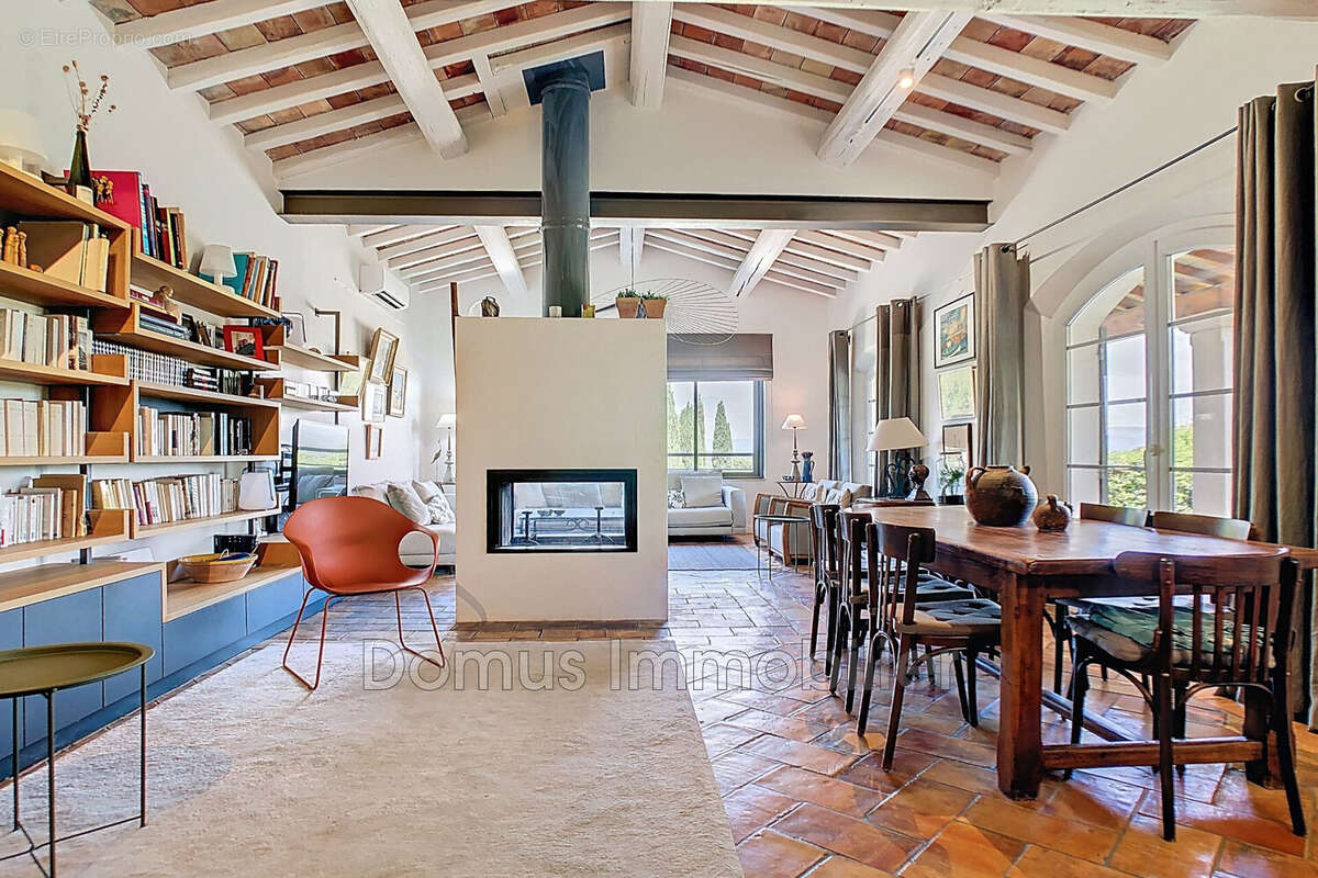 Maison à SAINT-SATURNIN-LES-AVIGNON