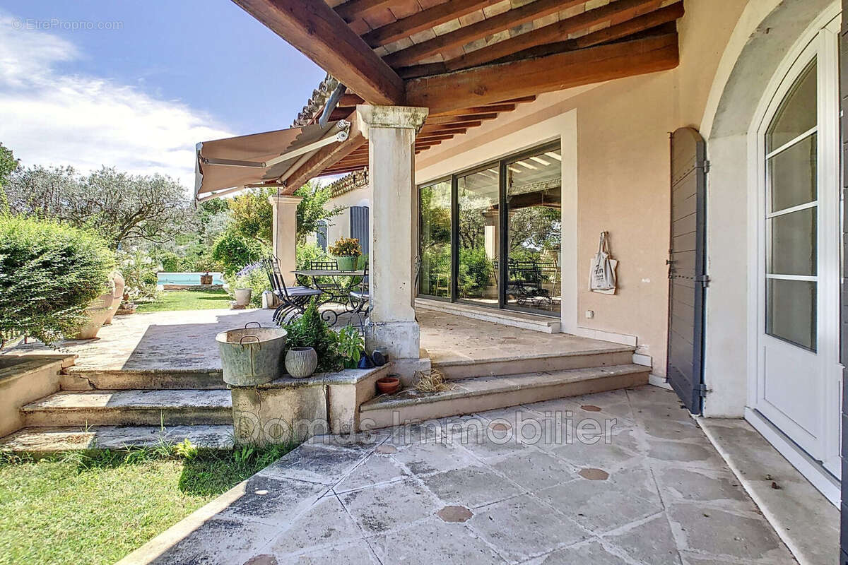 Maison à SAINT-SATURNIN-LES-AVIGNON