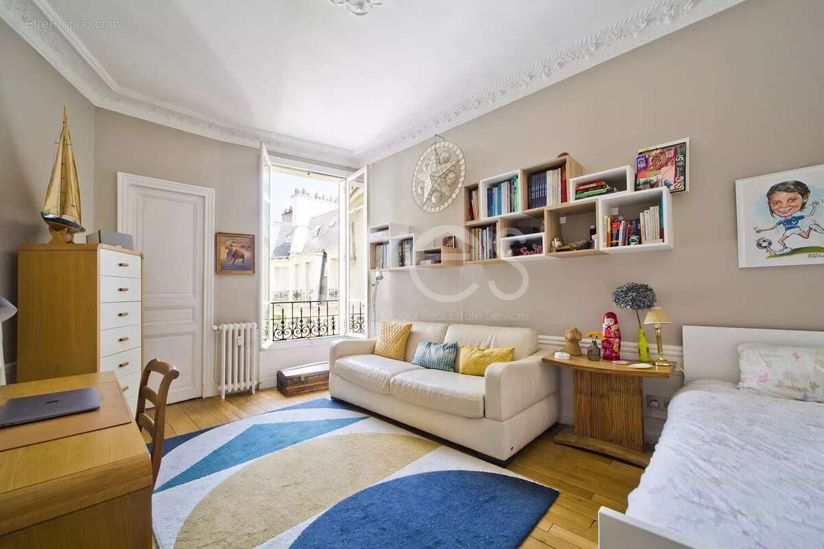 Appartement à PARIS-7E