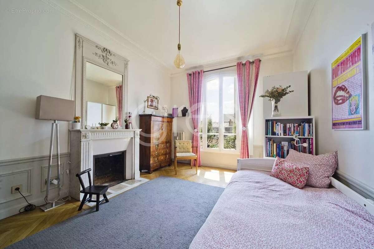 Appartement à PARIS-7E