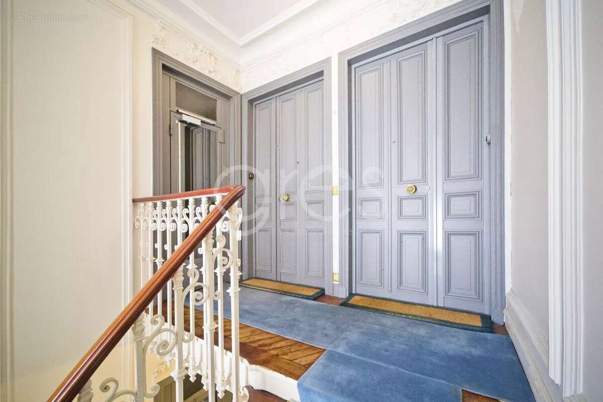 Appartement à PARIS-7E
