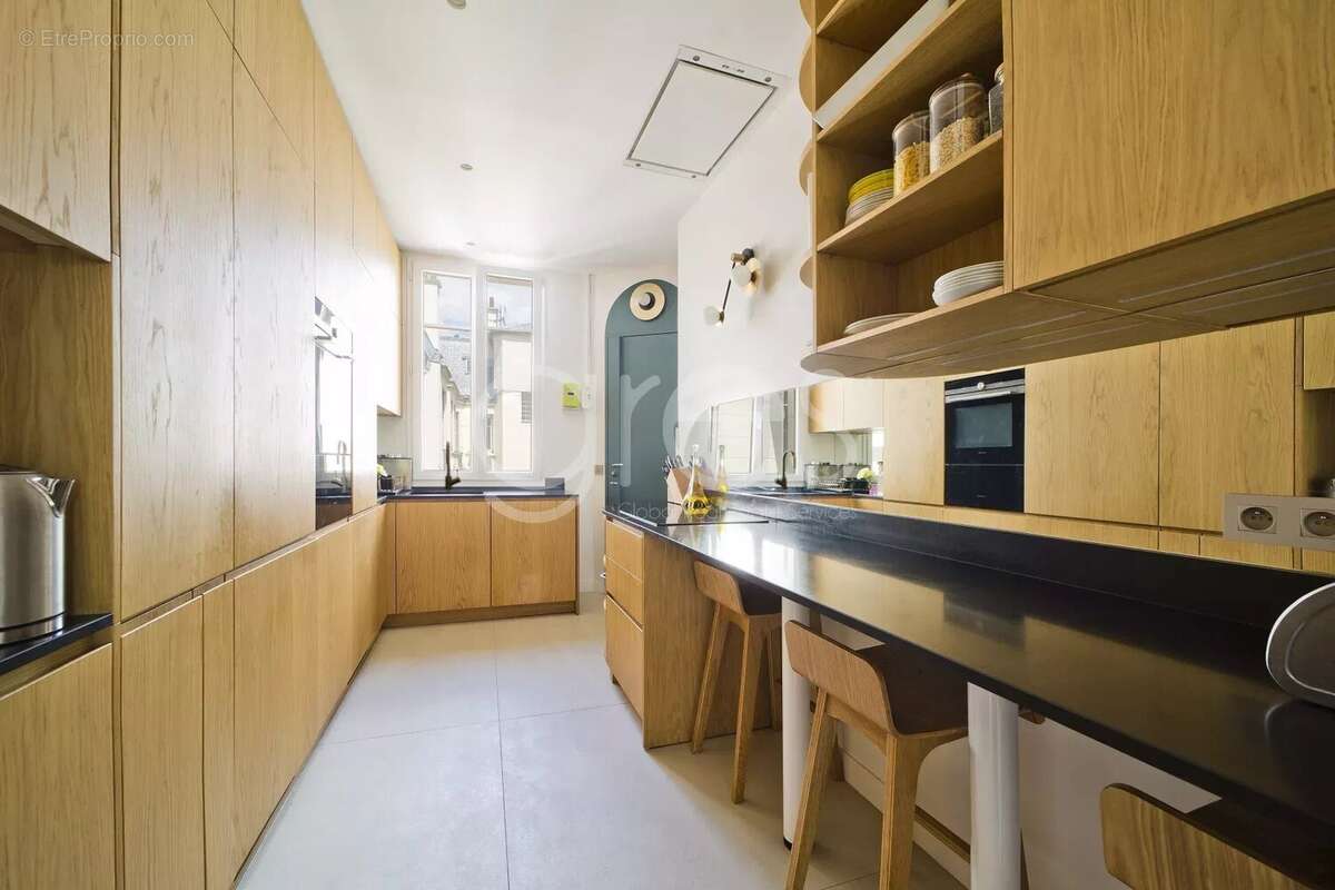 Appartement à PARIS-7E