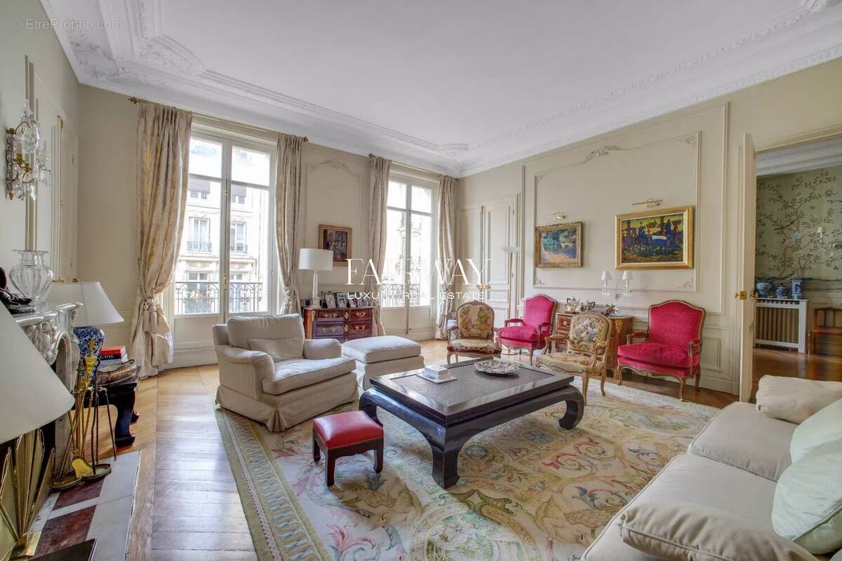 Appartement à PARIS-17E