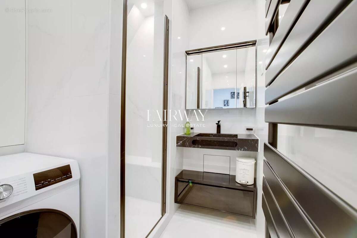 Appartement à PARIS-8E