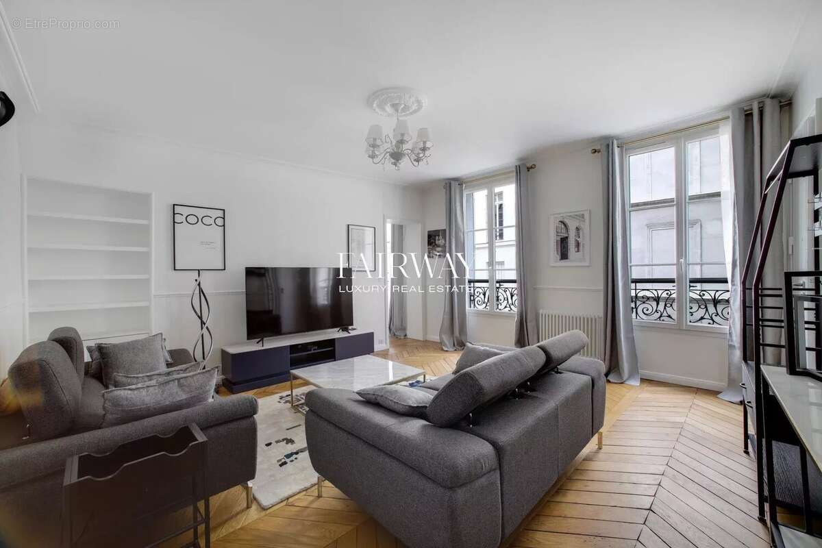 Appartement à PARIS-8E