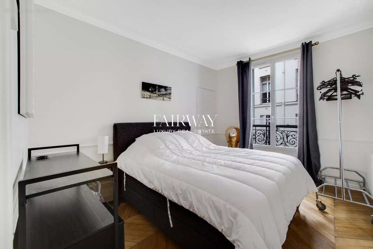 Appartement à PARIS-8E