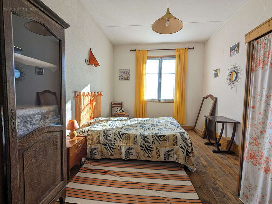 Maison à SAINT-SEINE-EN-BACHE