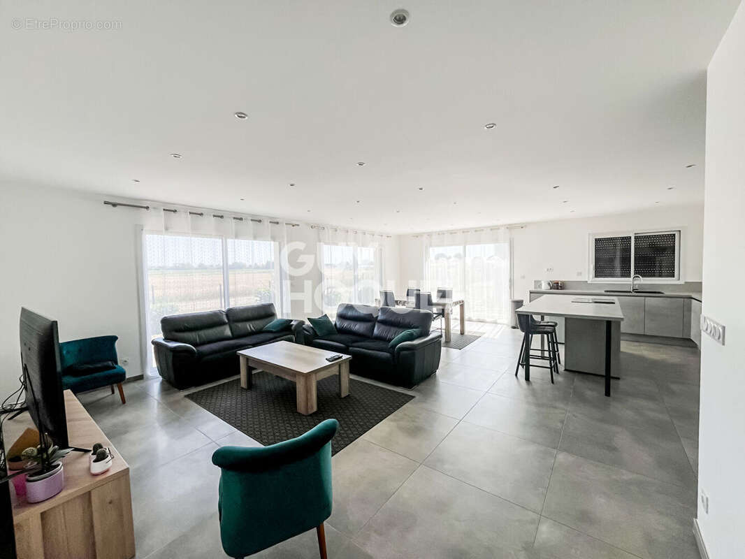 Maison à SAINT-MARTIN-DE-FONTENAY