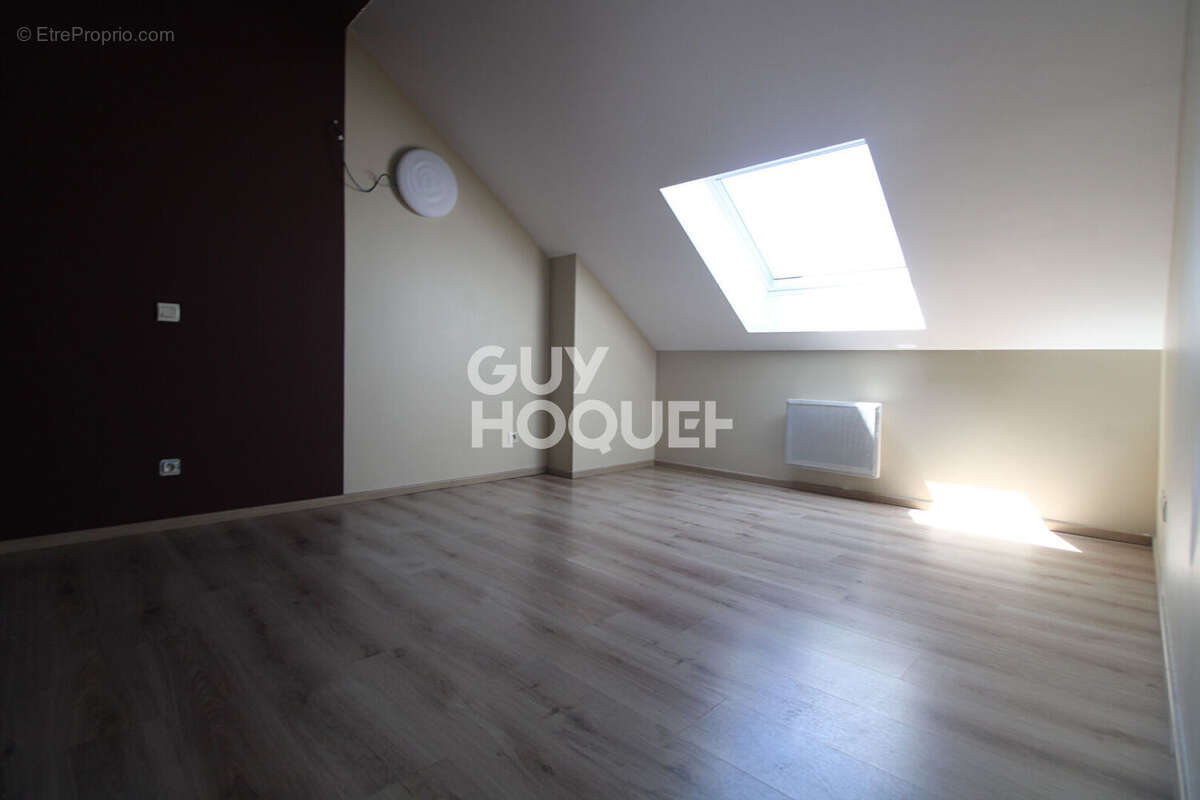 Appartement à BRIE-COMTE-ROBERT