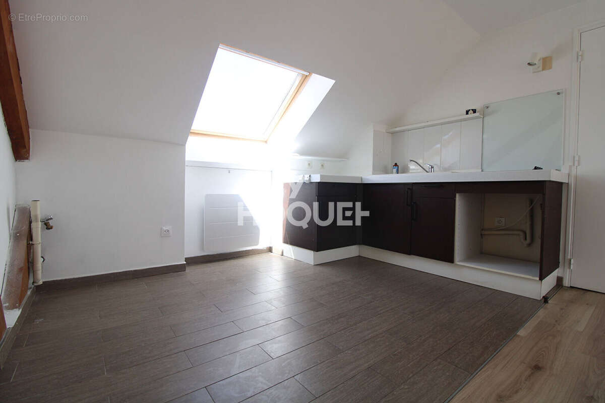 Appartement à BRIE-COMTE-ROBERT