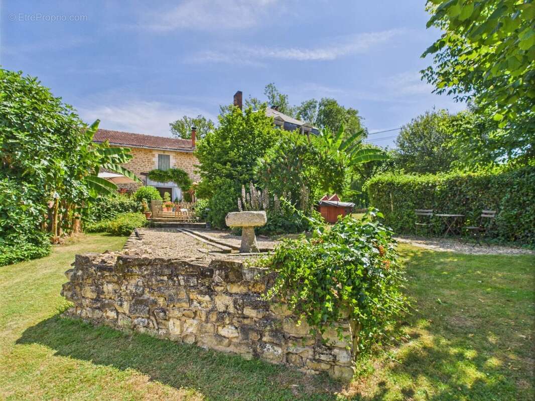 Maison à CORGNAC-SUR-L&#039;ISLE