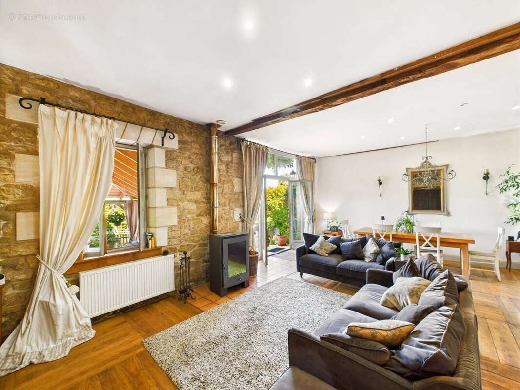 Maison à CORGNAC-SUR-L&#039;ISLE