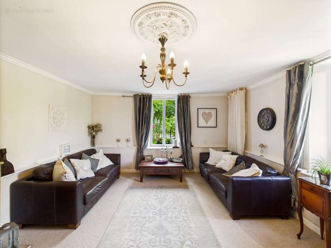 Maison à CORGNAC-SUR-L&#039;ISLE