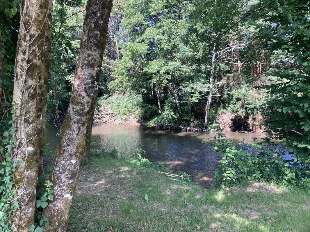 Maison à CORGNAC-SUR-L&#039;ISLE