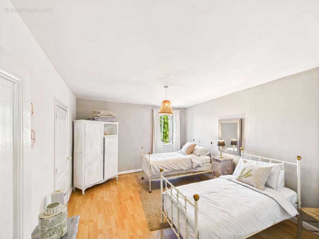 Maison à CORGNAC-SUR-L&#039;ISLE