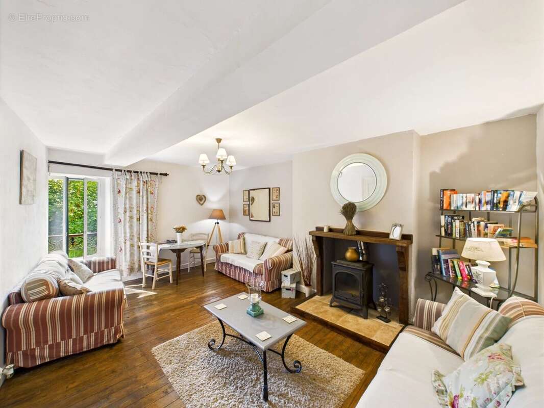 Maison à CORGNAC-SUR-L&#039;ISLE