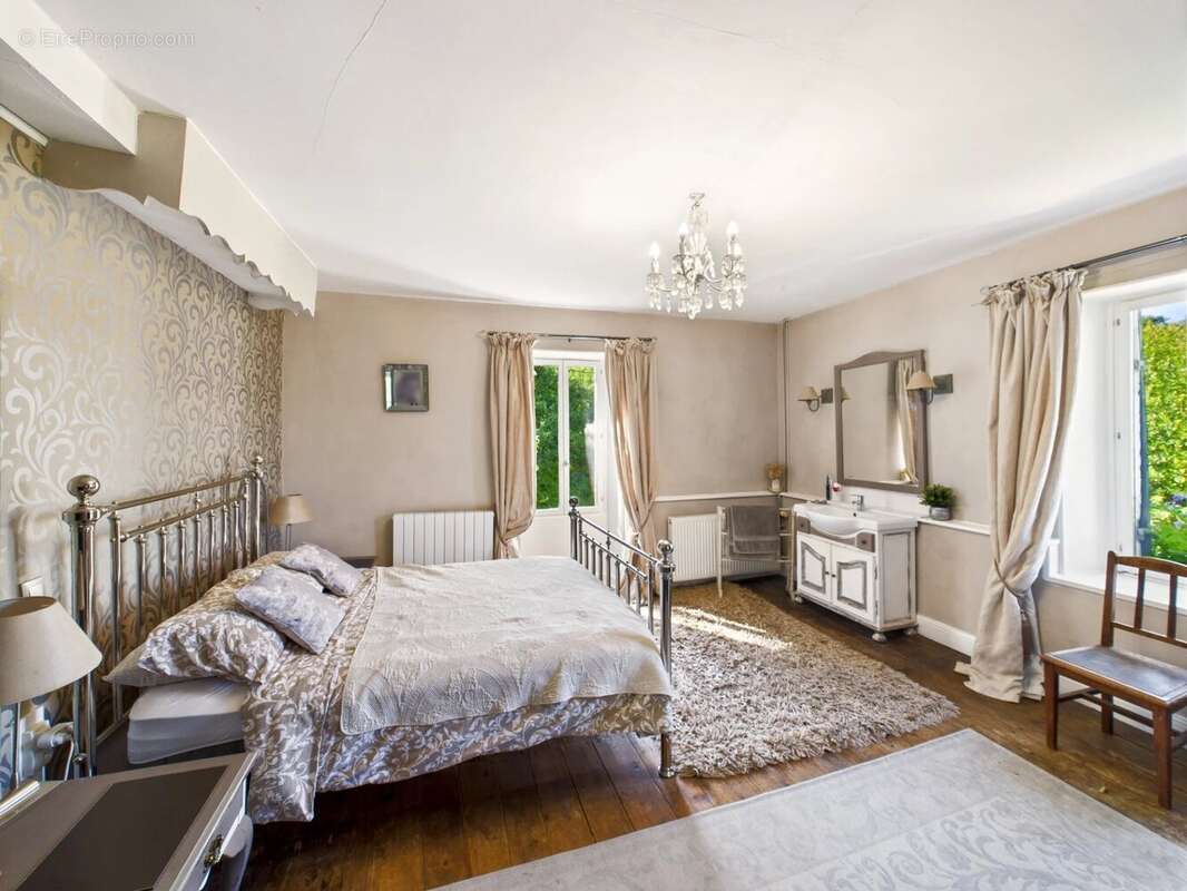 Maison à CORGNAC-SUR-L&#039;ISLE