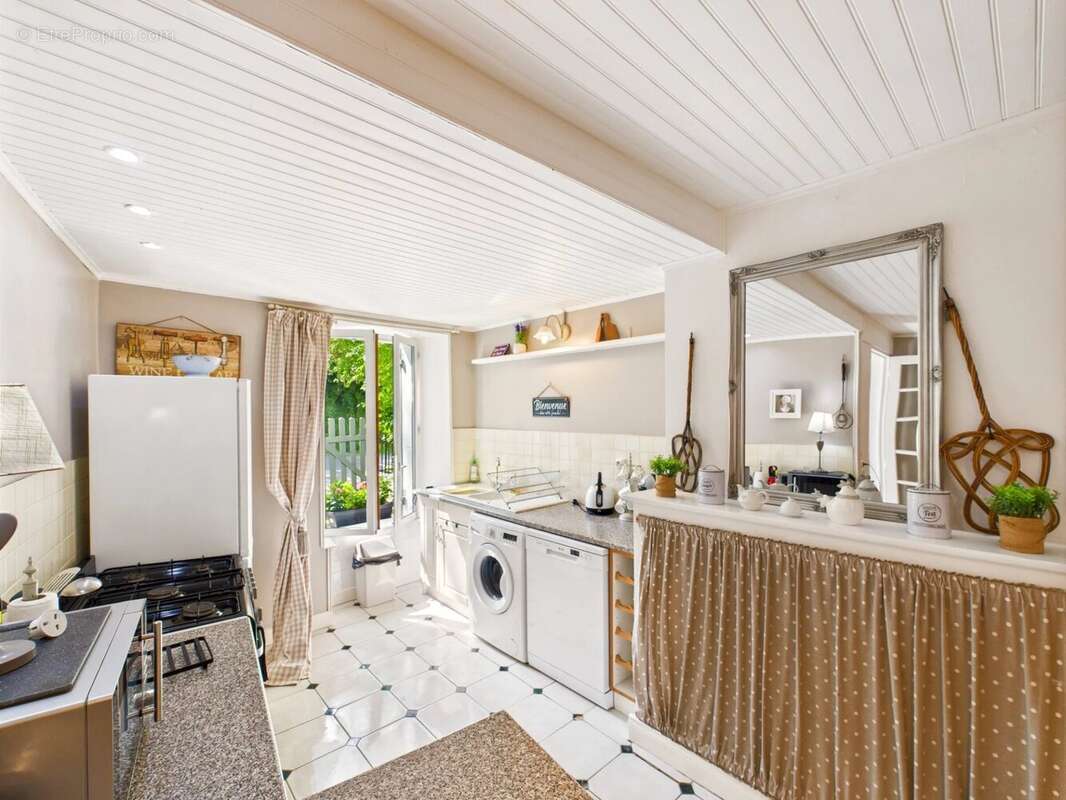 Maison à CORGNAC-SUR-L&#039;ISLE