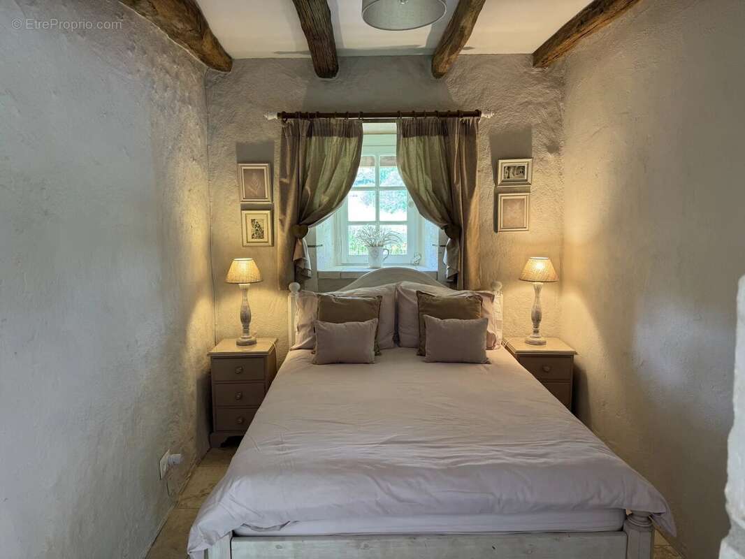 Maison à SALLES-LAVALETTE