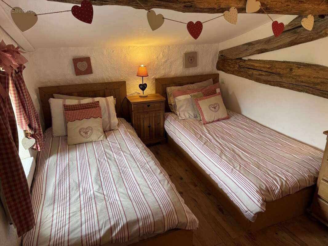 Maison à SALLES-LAVALETTE