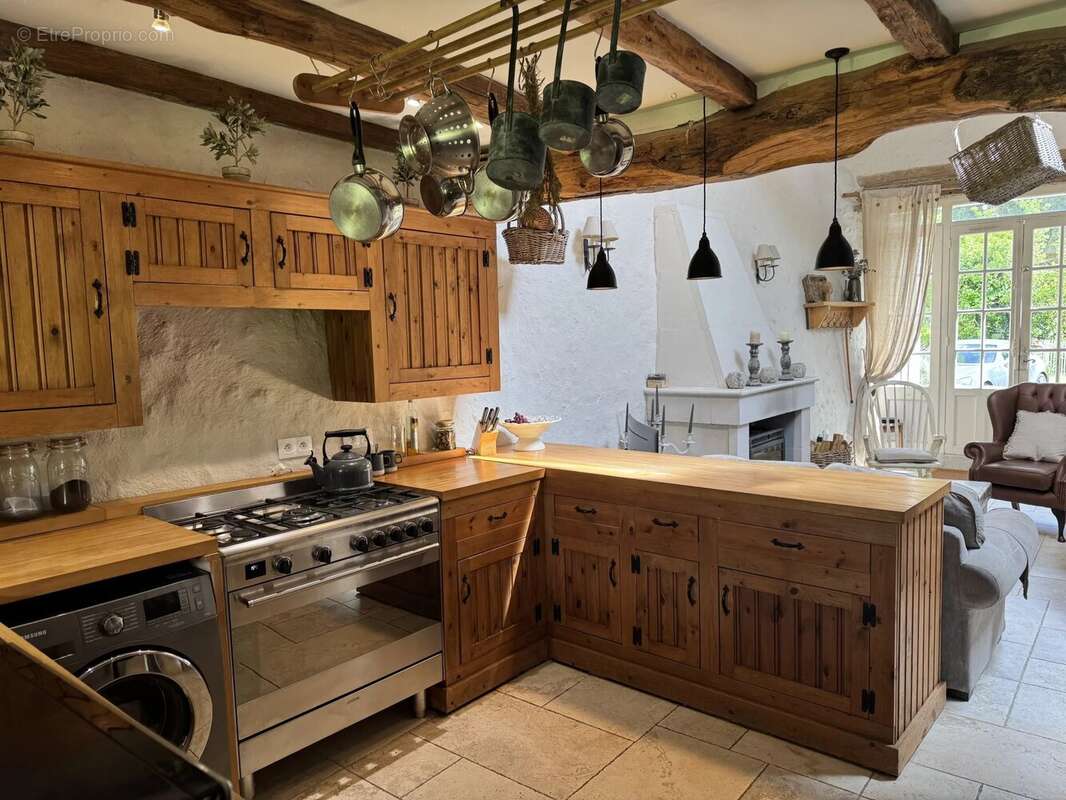 Maison à SALLES-LAVALETTE