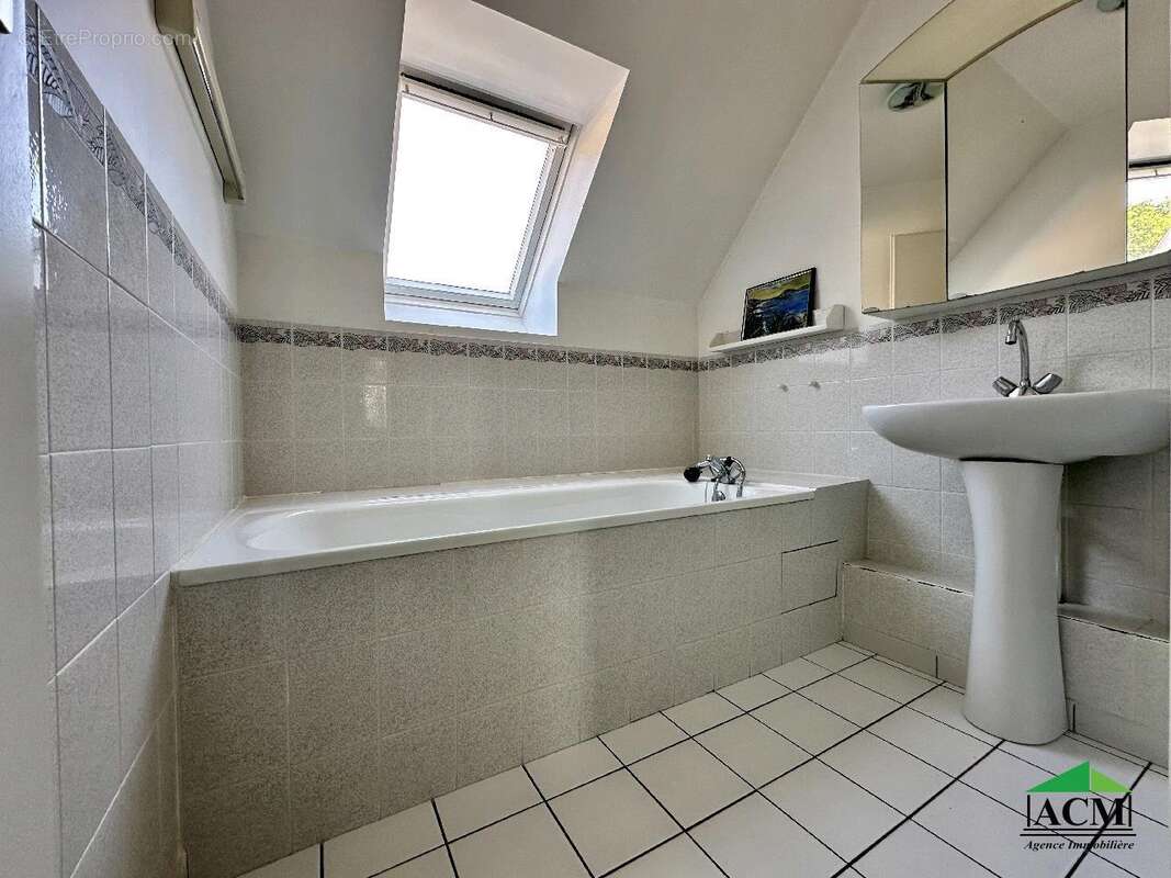 Maison à MERY-SUR-OISE