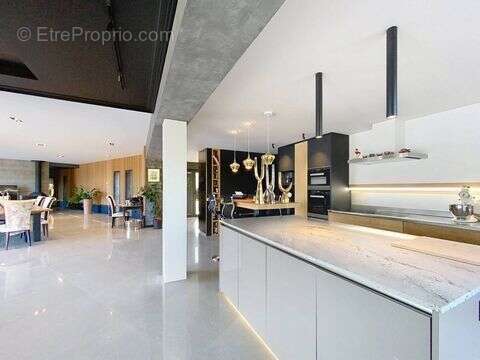 Maison à LA CADIERE-D'AZUR