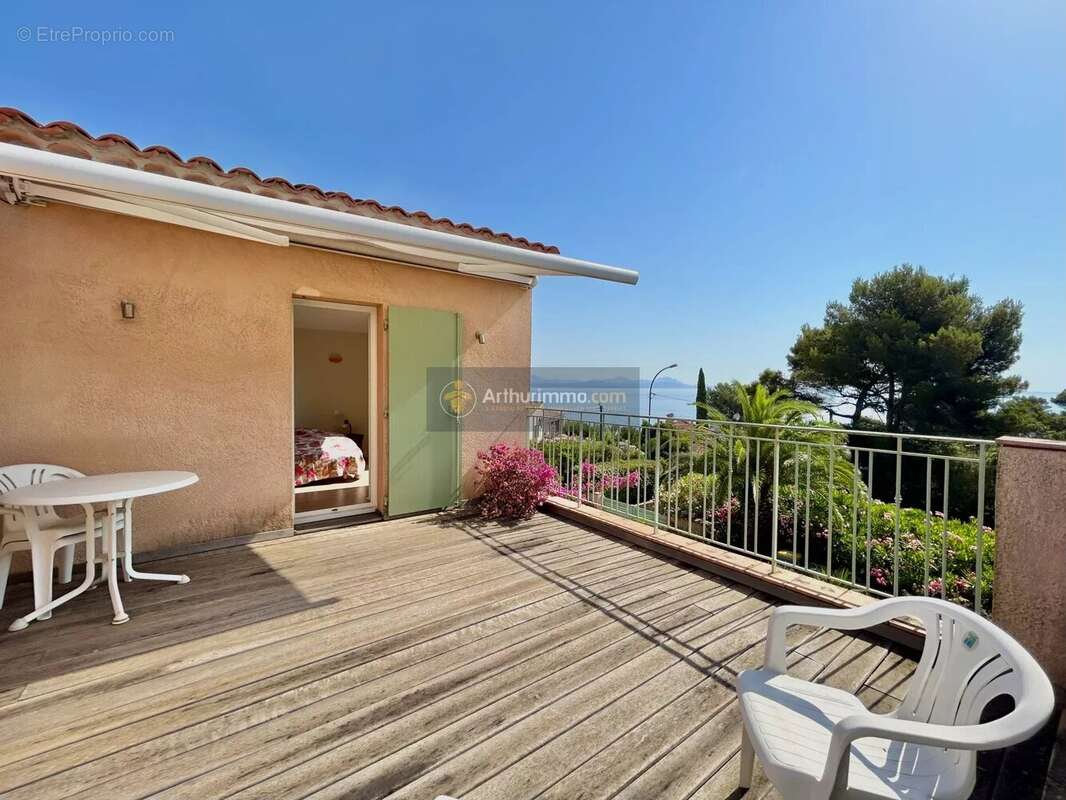 Maison à LES ISSAMBRES