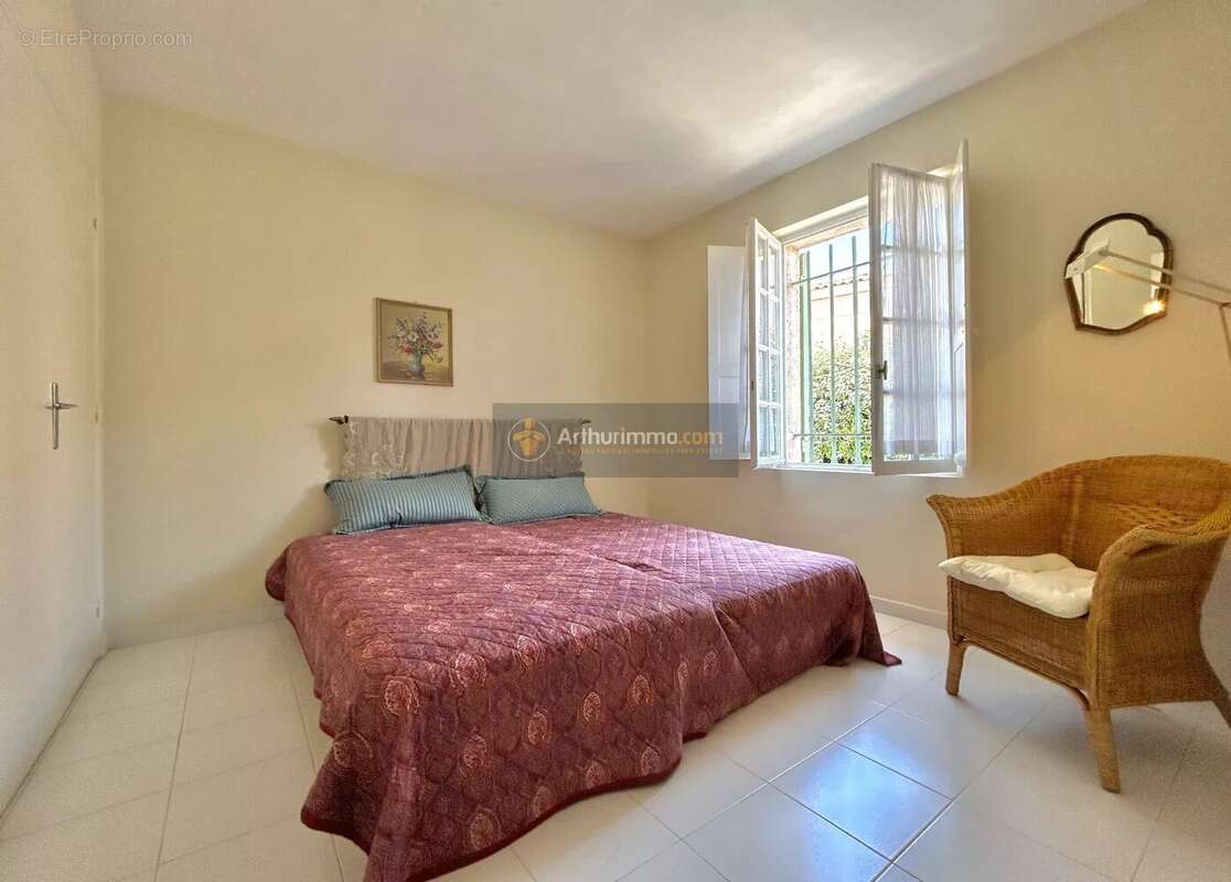 Maison à LES ISSAMBRES