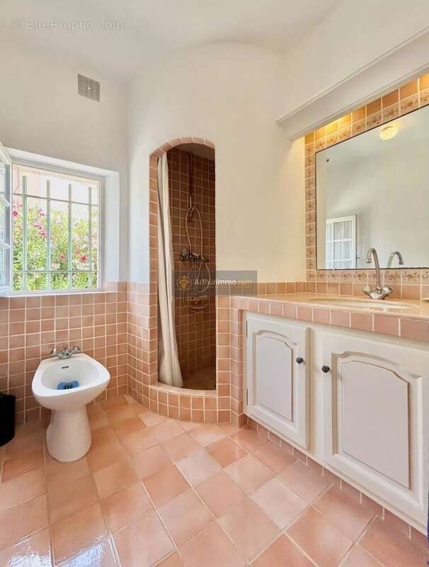 Maison à LES ISSAMBRES