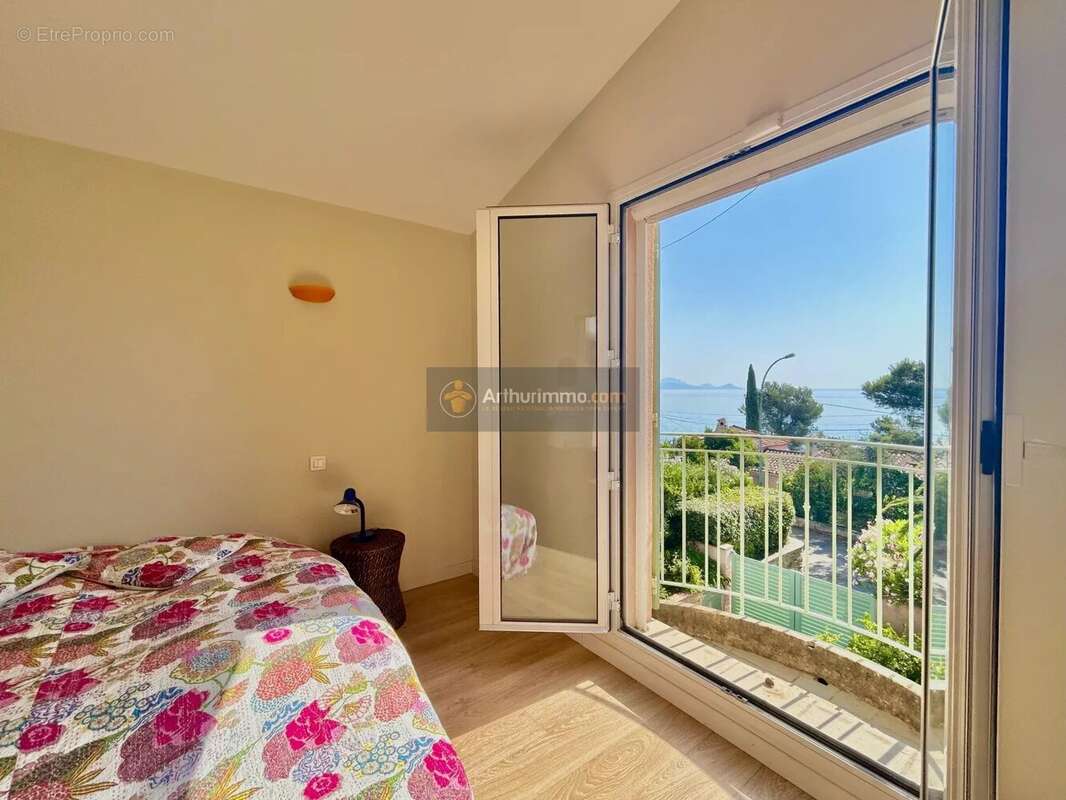 Maison à LES ISSAMBRES