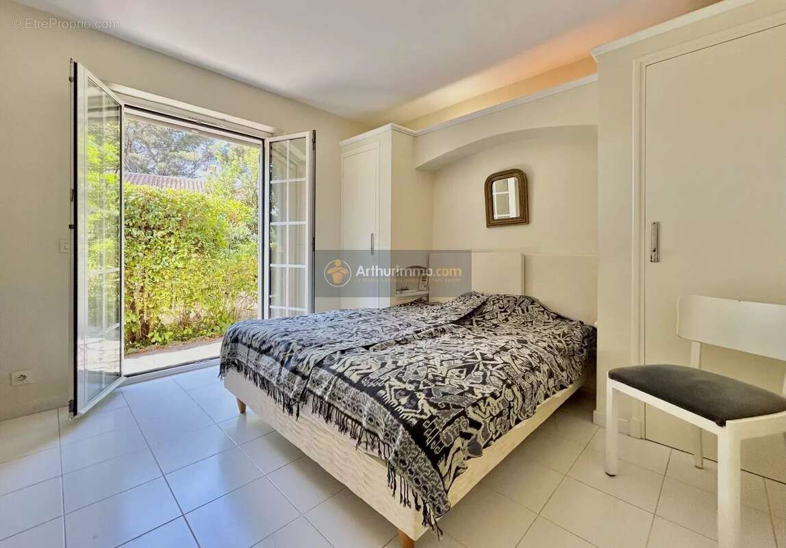 Maison à LES ISSAMBRES