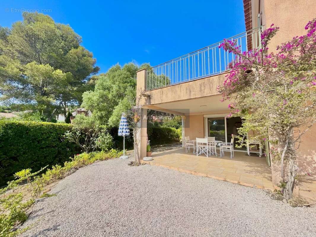 Maison à LES ISSAMBRES