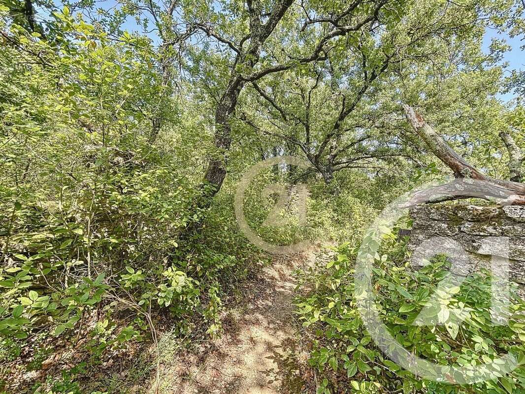 Terrain à VERS-PONT-DU-GARD