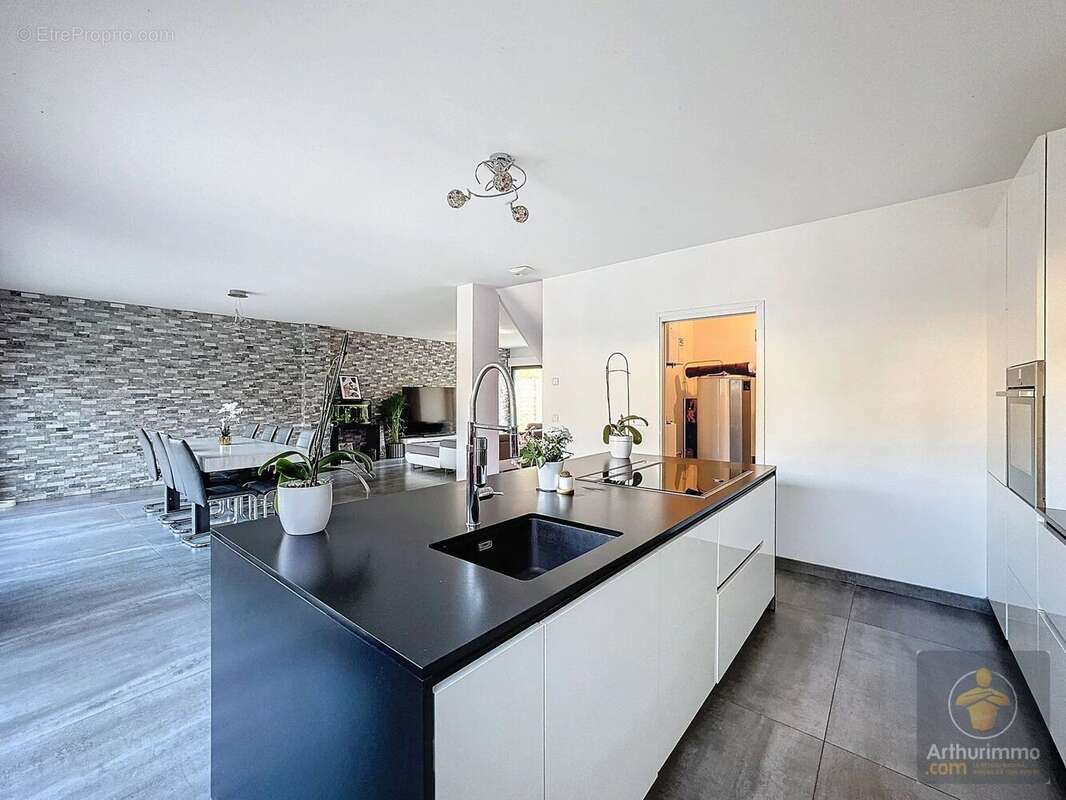 Maison à BRIE-COMTE-ROBERT