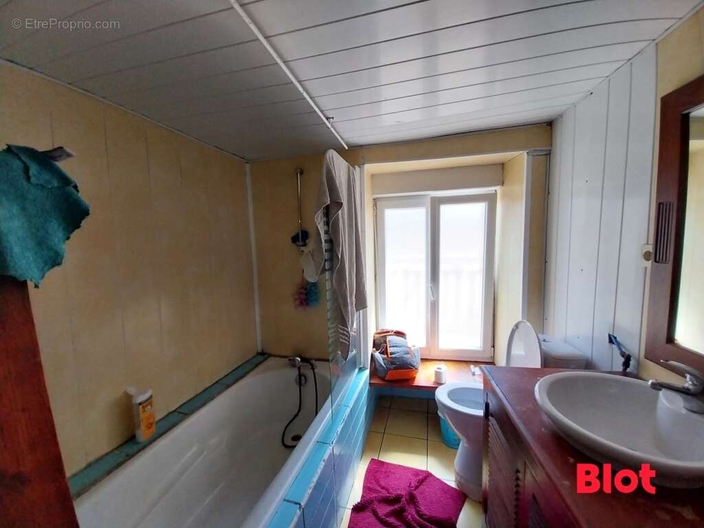 Maison à MINIAC-MORVAN