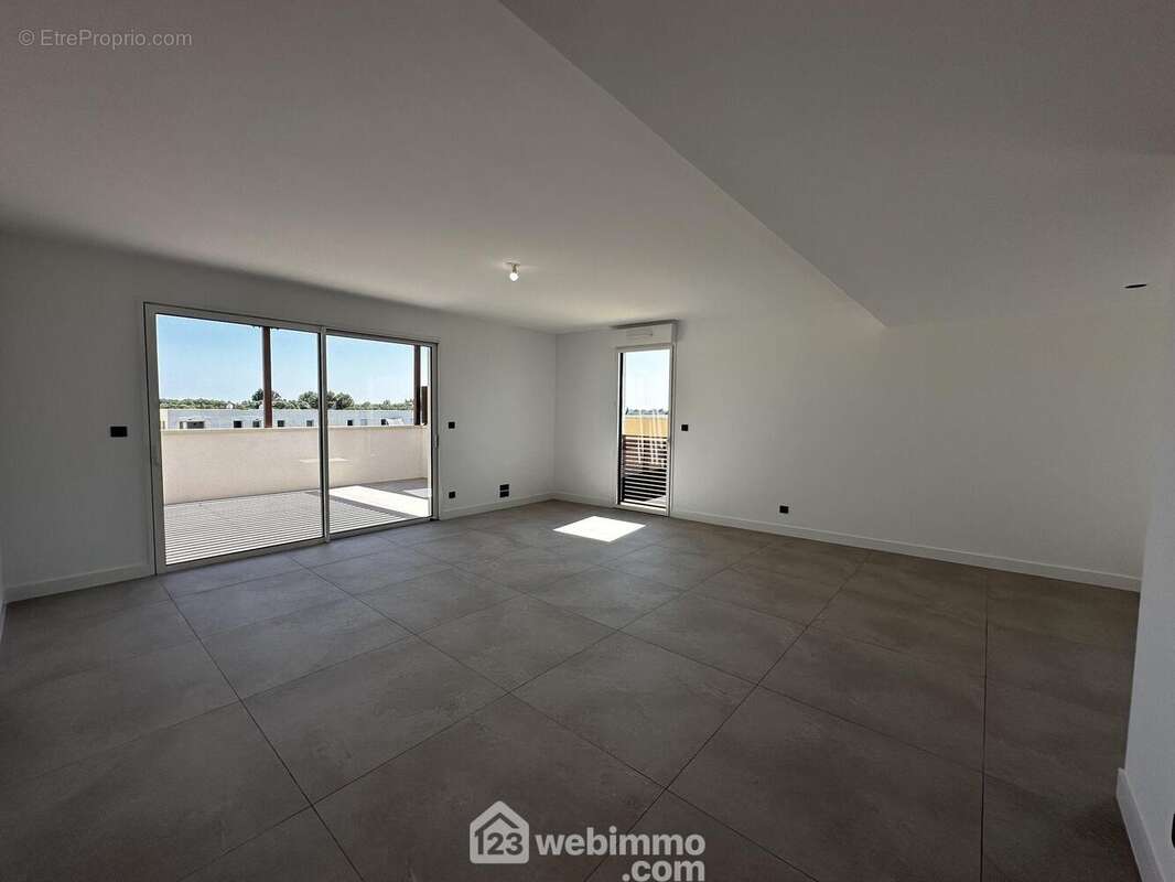 Appartement à CASTRIES