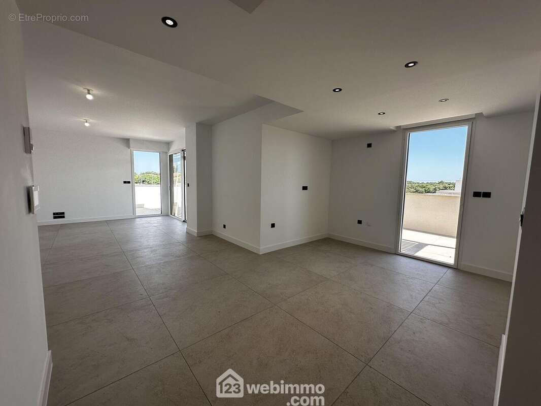 Appartement à CASTRIES