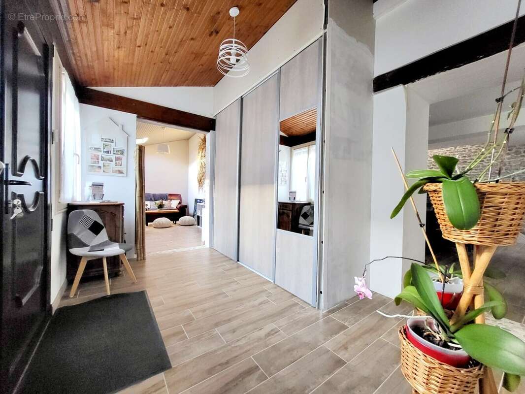 Entrée Maison - Maison à ETAMPES