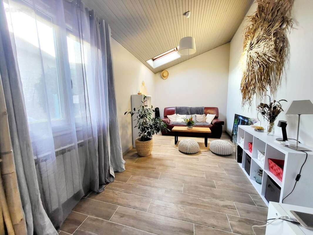 Salon Maison - Maison à ETAMPES