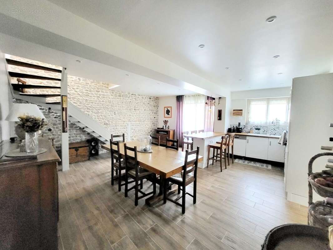 Séjour Maison - Maison à ETAMPES