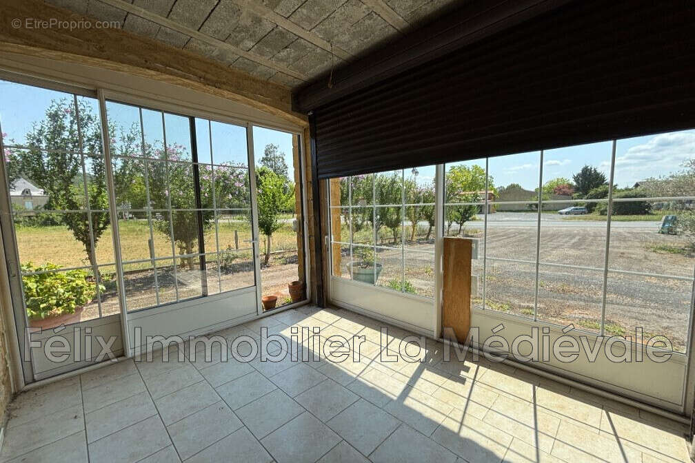 Maison à SAINT-CYBRANET