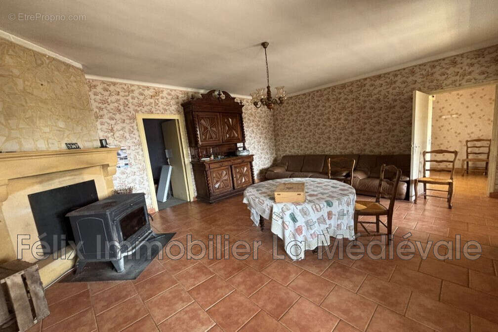 Maison à SAINT-CYBRANET